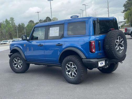 VELOCITY BLUE METALLIC 2025 Ford Bronco Badlands