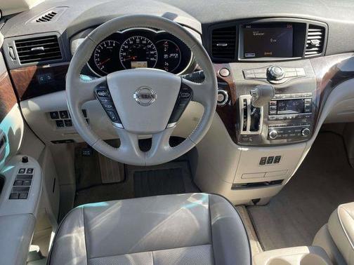 2011 Nissan Quest LE