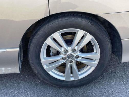 2011 Nissan Quest LE