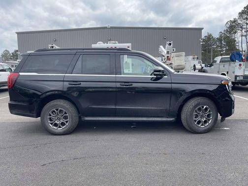 AGATE BLACK METALLIC 2026 Ford Expedition Active