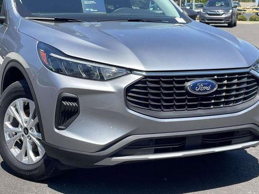 ICONIC SILVER METALLIC 2024 Ford Escape Active