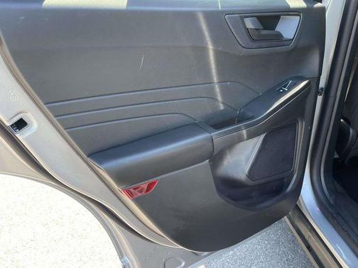 ICONIC SILVER METALLIC 2024 Ford Escape Active