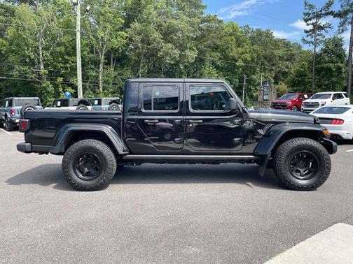 Black Clearcoat 2025 Jeep Gladiator Nighthawk