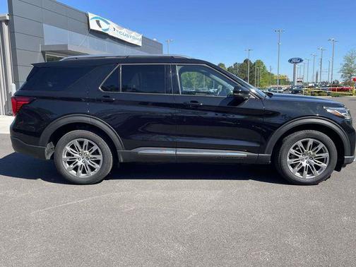 AGATE BLACK METALLIC 2025 Ford Explorer Platinum
