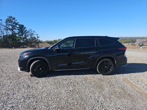 2023 Toyota Highlander Platinum
