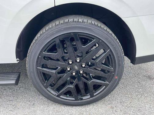 STAR WHITE MET TRI-COAT 2026 Ford Expedition Platinum