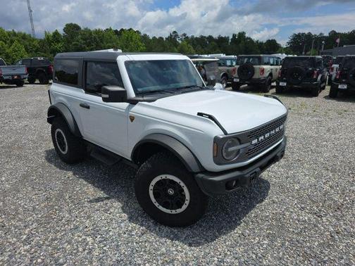 OXFORD WHITE 2023 Ford Bronco Badlands