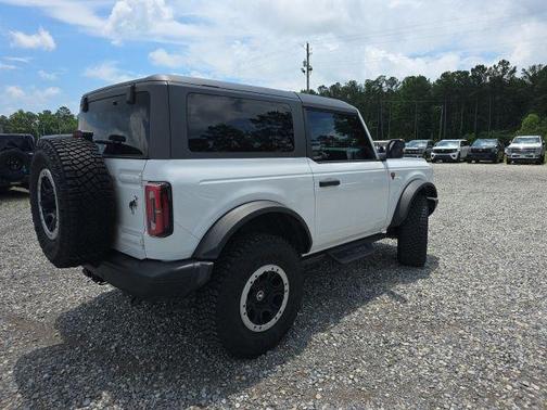 OXFORD WHITE 2023 Ford Bronco Badlands