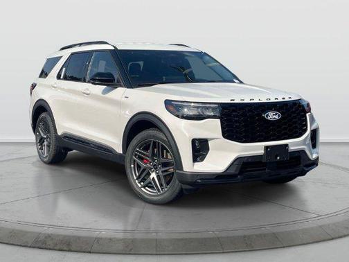 Star White Metallic Tri-Coat 2027 Ford Explorer ST-Line