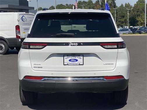 2024 Jeep Grand Cherokee Laredo