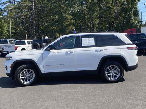 2024 Jeep Grand Cherokee Laredo