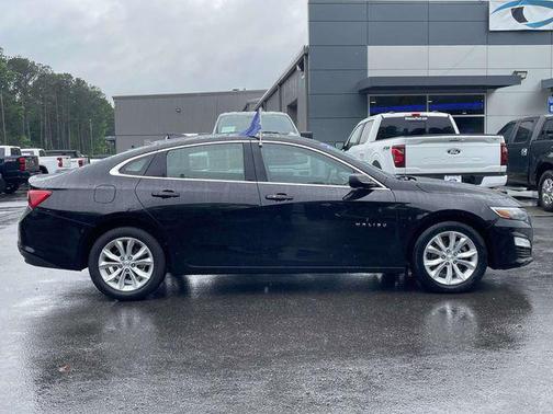 Mosaic Black Metallic 2025 Chevrolet Malibu FWD 1LT