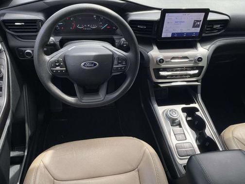 AGATE BLACK METALLIC 2021 Ford Explorer Base