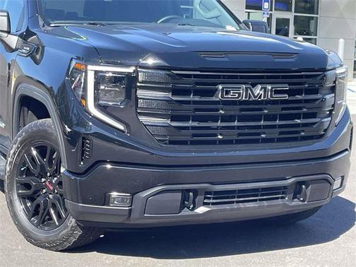 2025 GMC Sierra 1500 Elevation