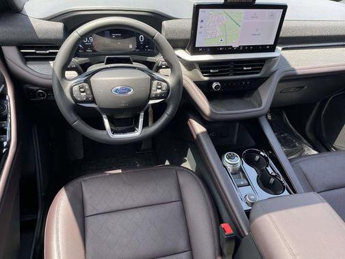 AGATE BLACK METALLIC 2026 Ford Explorer Platinum
