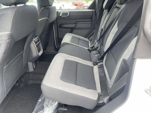 OXFORD WHITE 2026 Ford Bronco Base