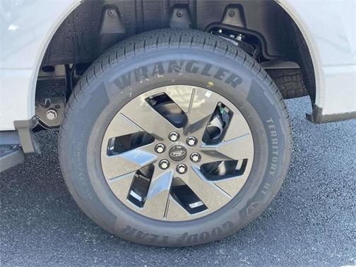 2025 Ford F-150 Lightning LARIAT