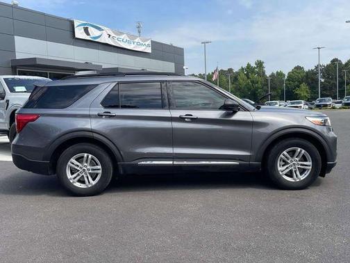 CARBONIZED GRAY METALLIC 2022 Ford Explorer XLT