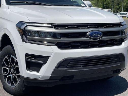 OXFORD WHITE 2023 Ford Expedition XLT