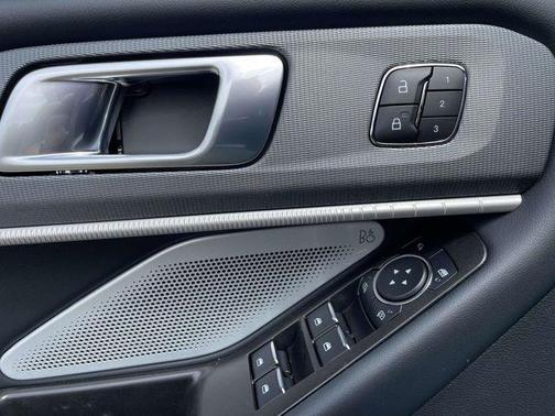 AGATE BLACK METALLIC 2026 Ford Explorer ST