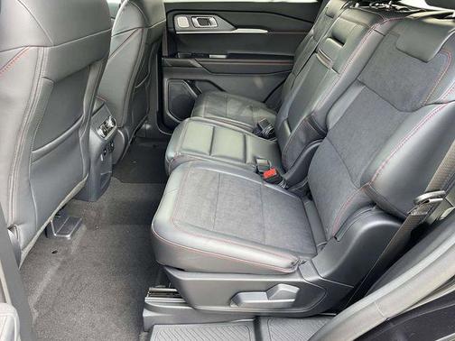 AGATE BLACK METALLIC 2026 Ford Explorer ST