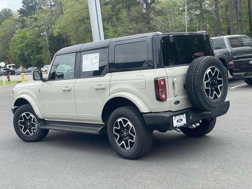 DESERT SAND 2025 Ford Bronco Outer Banks