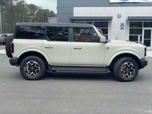 DESERT SAND 2025 Ford Bronco Outer Banks