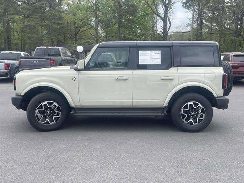 DESERT SAND 2025 Ford Bronco Outer Banks