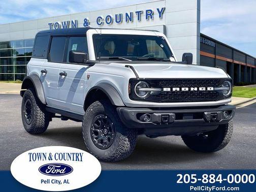 OXFORD WHITE 2026 Ford Bronco Badlands