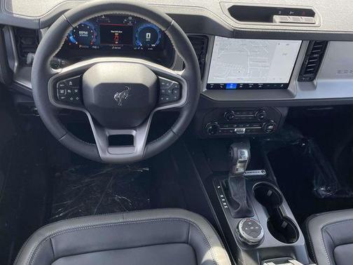 OXFORD WHITE 2026 Ford Bronco Outer Banks