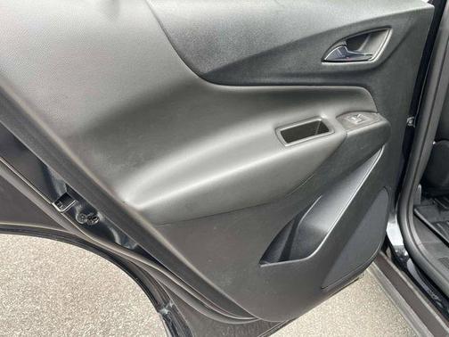 Mosaic Black Metallic 2023 Chevrolet Equinox 1LT