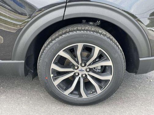 AGATE BLACK METALLIC 2026 Ford Explorer ST-Line