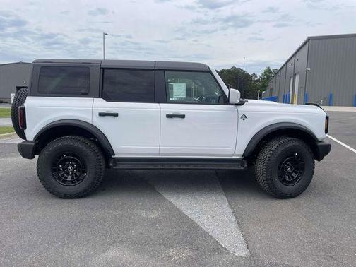 OXFORD WHITE 2026 Ford Bronco Outer Banks