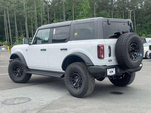 OXFORD WHITE 2026 Ford Bronco Outer Banks