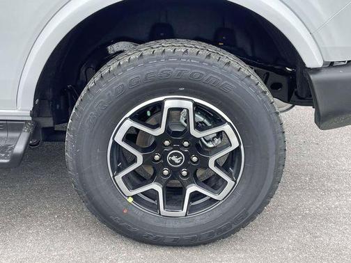 OXFORD WHITE 2026 Ford Bronco Outer Banks