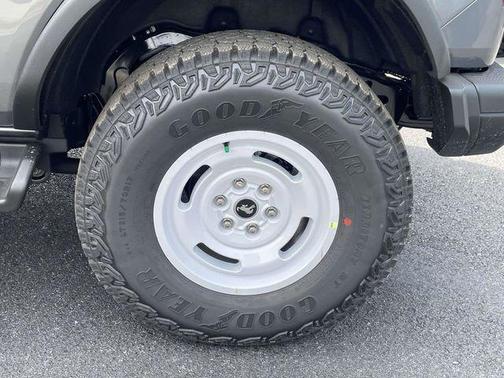 CARBONIZED GRAY METALLIC 2026 Ford Bronco Heritage Edition