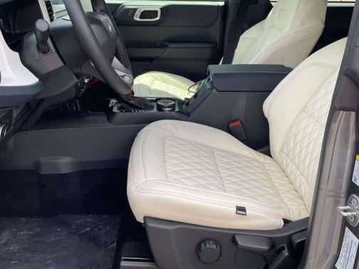 CARBONIZED GRAY METALLIC 2026 Ford Bronco Heritage Edition
