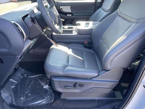 2025 Ford Expedition Max Active 4x2