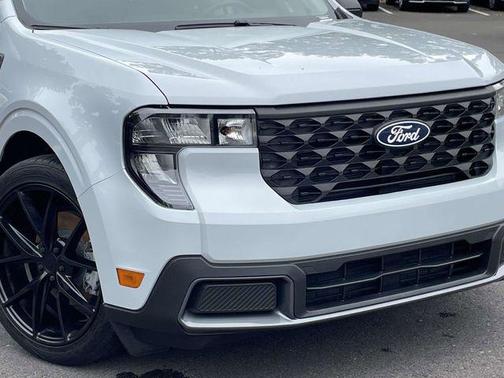 SPACE WHITE METALLIC 2025 Ford Maverick XLT
