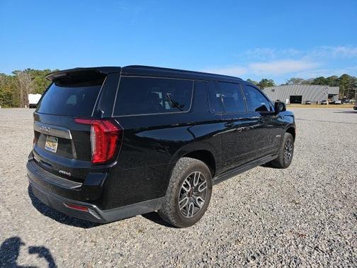 2021 GMC Yukon XL 4WD AT4