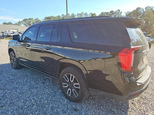 2021 GMC Yukon XL 4WD AT4