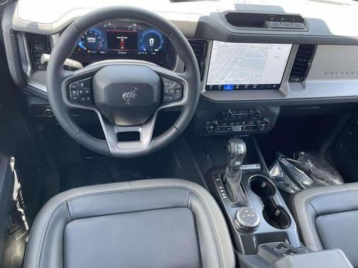 OXFORD WHITE 2026 Ford Bronco Outer Banks