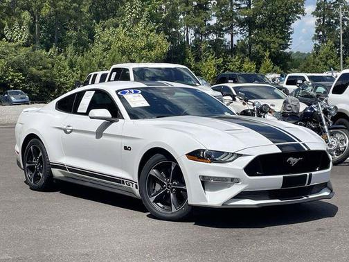 Oxford White 2023 Ford Mustang GT Premium