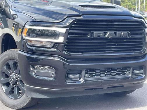 2024 RAM 3500 Laramie Crew Cab 4x4 8' Box