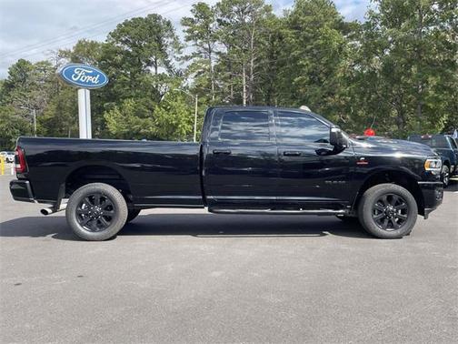2024 RAM 3500 Laramie Crew Cab 4x4 8' Box