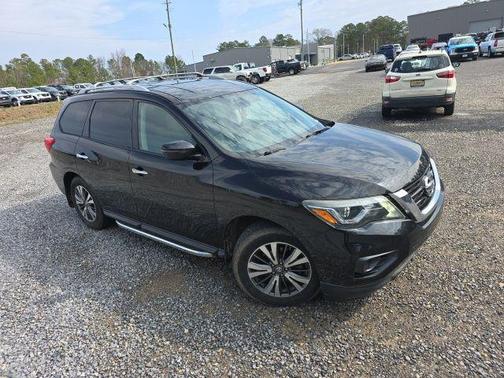 2017 Nissan Pathfinder S