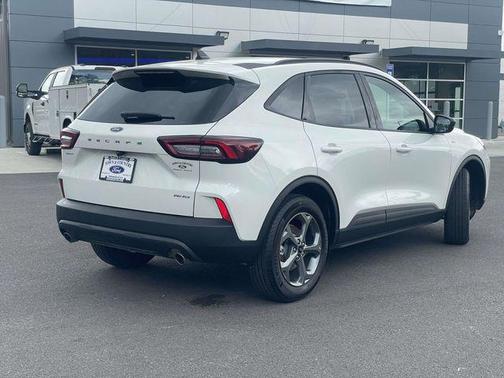 STAR WHITE METALLIC TRI-COAT 2025 Ford Escape ST-Line