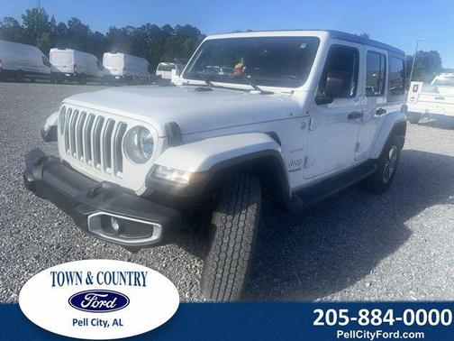 Bright White Clearcoat 2022 Jeep Wrangler Unlimited Sahara