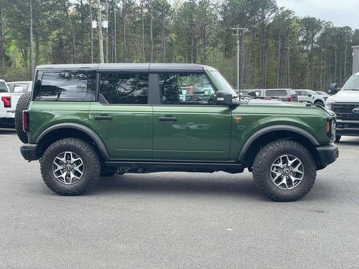 ERUPTION GREEN METALLIC 2025 Ford Bronco Badlands