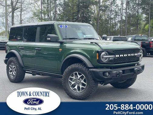 ERUPTION GREEN METALLIC 2025 Ford Bronco Badlands